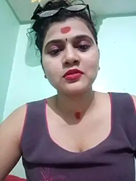 Snapshot of Kavya-Tiwari chatting on 1, 11, 2025 Kavya-Tiwari online show from 1, 11, 2025