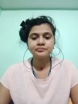 Snapshot of Kavya-Tiwari chatting on 6, 11, 2025 Kavya-Tiwari online show from 6, 11, 2025