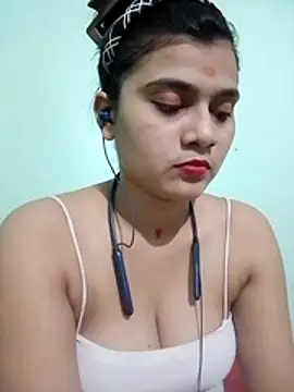 Snapshot of Kavya-Tiwari chatting on 9, 6, 2026 Kavya-Tiwari online show from 9, 6, 2026