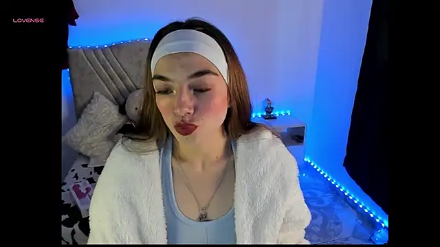 Snapshot of Mia_Victoria22 chatting on 18, 3, 2026 Mia Victoria22 online show from 18, 3, 2026