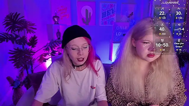 Snapshot of SakuraBliss chatting on 23, 9, 2025 SakuraBliss online show from 23, 9, 2025