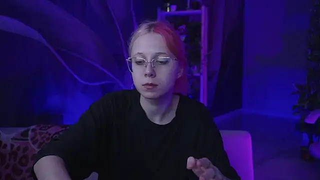 Snapshot of SakuraBliss chatting on 3, 10, 2025 SakuraBliss online show from 3, 10, 2025