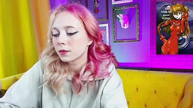 Snapshot of SakuraBliss chatting on 13, 10, 2025 SakuraBliss online show from 13, 10, 2025