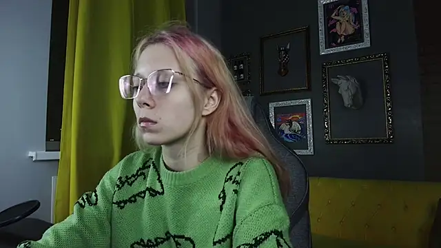 Snapshot of SakuraBliss chatting on 28, 10, 2025 SakuraBliss online show from 28, 10, 2025