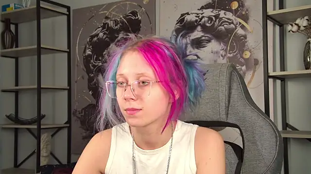 Snapshot of SakuraBliss chatting on 18, 11, 2025 SakuraBliss online show from 18, 11, 2025