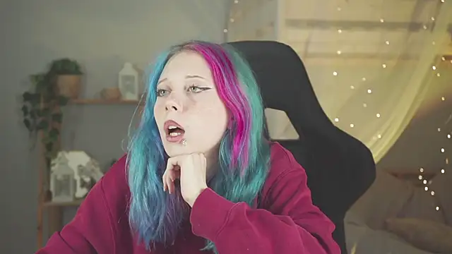 Snapshot of SakuraBliss chatting on 25, 11, 2025 SakuraBliss online show from 25, 11, 2025