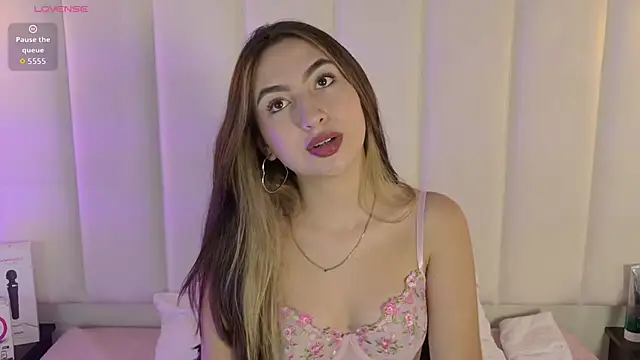 ChloeJoness  online show from 27, 11, 2025