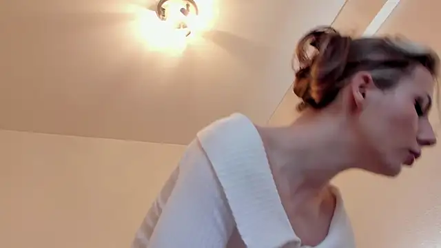 MilaDeLune online show from 23, 10, 2025