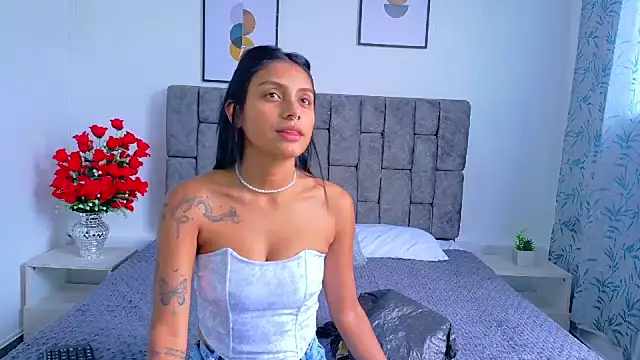 Snapshot of Soffia_Konig_ chatting on 15, 12, 2025 Soffia Konig online show from 15, 12, 2025