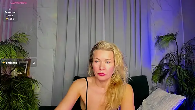 Julia Giulia online show from 27, 3, 2026