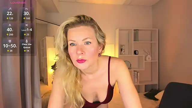 Snapshot of Julia_Giulia chatting on 1, 5, 2026 Julia Giulia online show from 1, 5, 2026