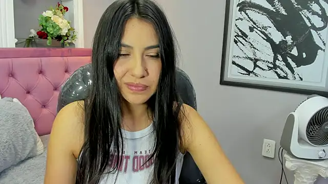 Snapshot of miel_latina chatting on 9, 4, 2026 miel latina online show from 9, 4, 2026