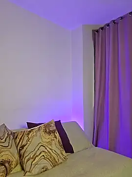 AliishaPss online show from 4, 12, 2025