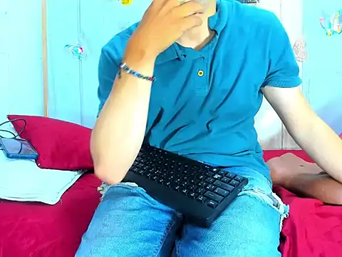 afroditoo online show from 2, 12, 2025