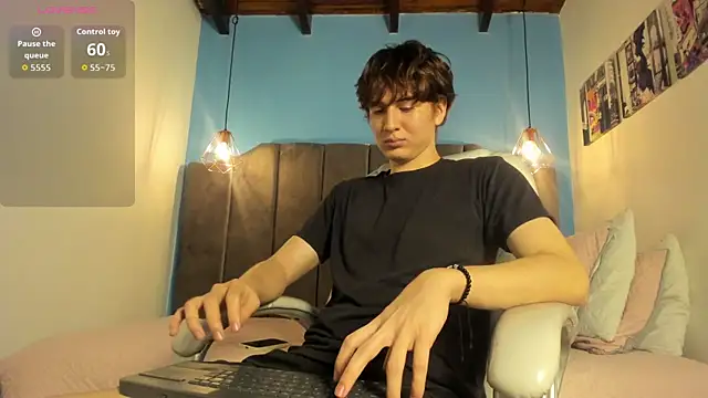 Snapshot of Oscar_and_dani chatting on 11, 4, 2026 Oscar and dani online show from 11, 4, 2026