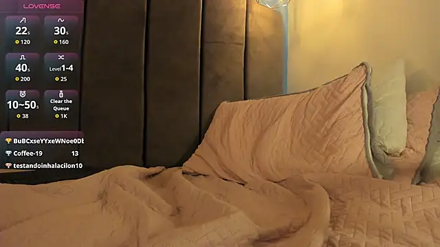 Snapshot of Oscar_and_dani chatting on 11, 4, 2026 Oscar and dani online show from 11, 4, 2026