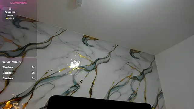 RoxanaBorns  online show from 28, 7, 2026