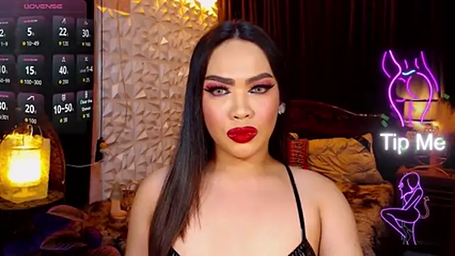 Snapshot of GODDESSHUGECOCKANDREA chatting on 25, 4, 2026 GODDESSHUGECOCKANDREA online show from 25, 4, 2026