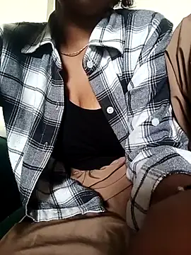 Snapshot of kissujaan chatting on 3, 10, 2025 kissujaan online show from 3, 10, 2025