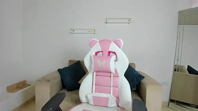 april smiith online show from 10, 2, 2026