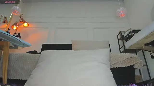 Snapshot of im_Lorena chatting on 5, 12, 2025 im Lorena online show from 5, 12, 2025