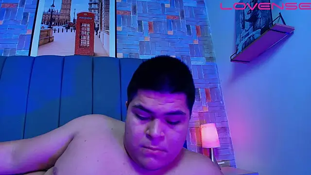 naomi campbel  online show from 27, 3, 2026