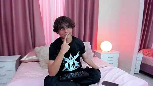 Snapshot of Honeymoon_sariel chatting on 16, 10, 2025 Honeymoon sariel online show from 16, 10, 2025