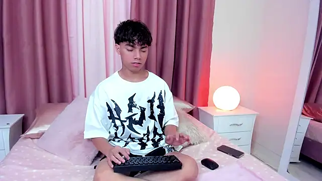 Snapshot of Honeymoon_sariel chatting on 20, 10, 2025 Honeymoon sariel online show from 20, 10, 2025