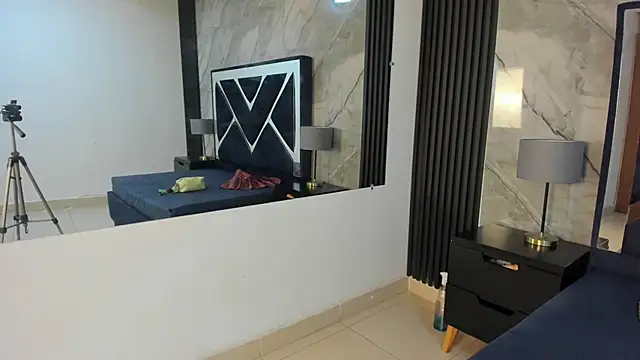 Megan Sweetas online show from 9, 11, 2025