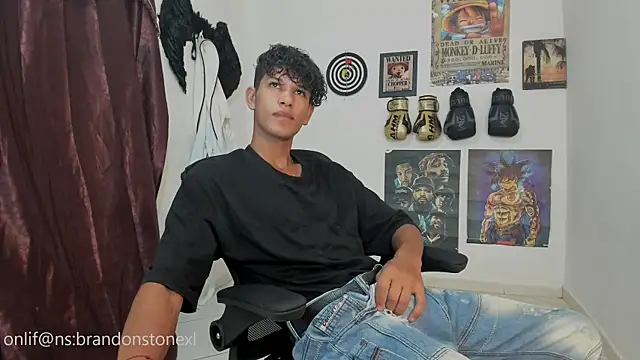 Snapshot of brandonstonexl chatting on 12, 9, 2025 brandonstonexl online show from 12, 9, 2025