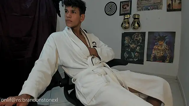 Snapshot of brandonstonexl chatting on 24, 10, 2025 brandonstonexl online show from 24, 10, 2025