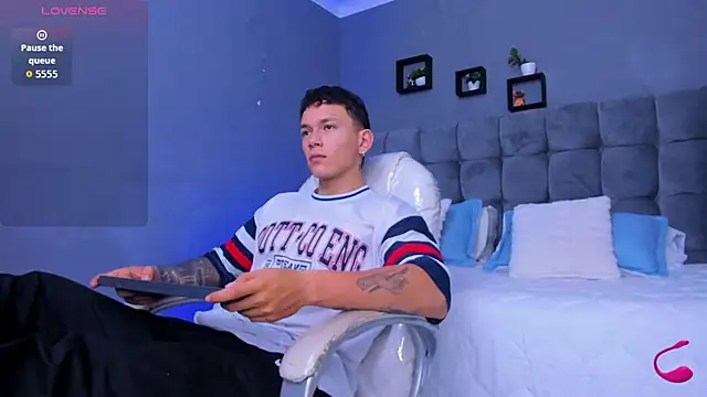 Thomas moon online show from 11, 11, 2025