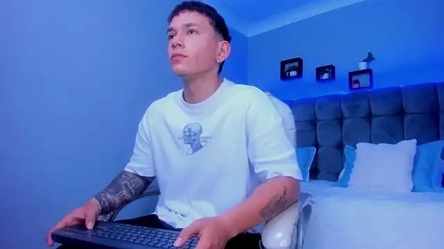 Thomas moon online show from 2, 12, 2025