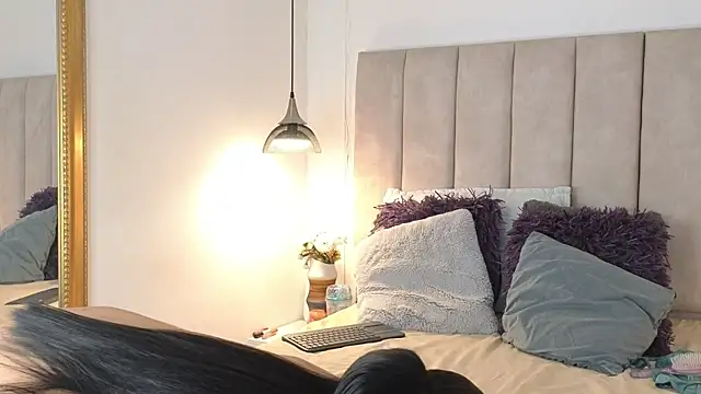 arianaa miller  online show from 3, 10, 2025