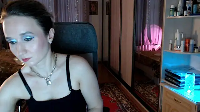 ClassyInna online show from 3, 12, 2025