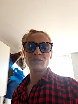 Snapshot of aellabeyonce chatting on 16, 4, 2026 aellabeyonce online show from 16, 4, 2026