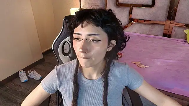 Babyyrasta666 online show from 5, 12, 2025