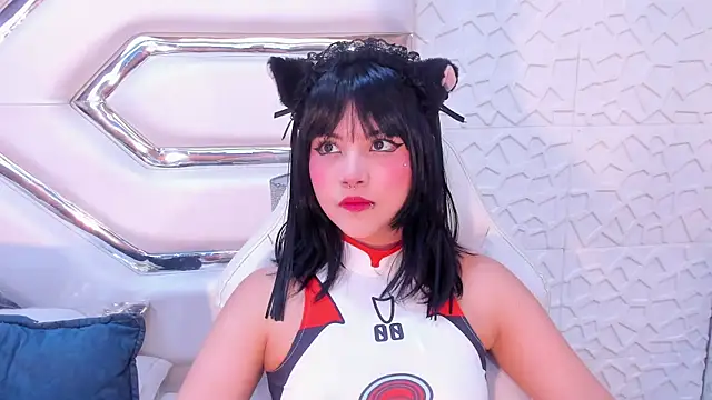 Snapshot of TatiLee chatting on 10, 11, 2025 TatiLee online show from 10, 11, 2025