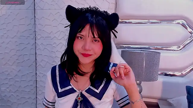 Snapshot of TatiLee chatting on 21, 11, 2025 TatiLee online show from 21, 11, 2025