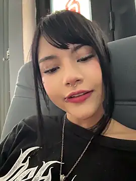 Snapshot of TatiLee chatting on 11, 4, 2026 TatiLee online show from 11, 4, 2026