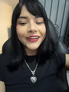 Snapshot of TatiLee chatting on 21, 4, 2026 TatiLee online show from 21, 4, 2026