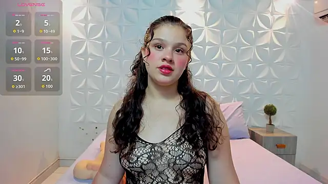 Snapshot of salem_cute chatting on 2, 2, 2026 salem cute online show from 2, 2, 2026