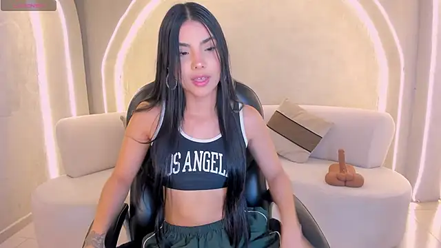 MiaLaurence online show from 24, 2, 2026