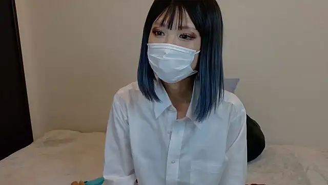 sarina at online show from 15, 10, 2025