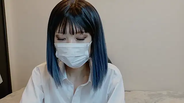 sarina at online show from 15, 4, 2026