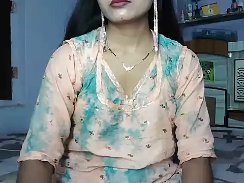 Snapshot of ROSE_GOLDE chatting on 18, 6, 2026 ROSE GOLDE online show from 18, 6, 2026