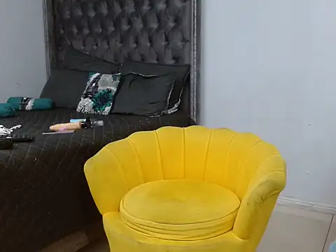 Snapshot of CouplesX96xx chatting on 30, 11, 2025 CouplesX96xx online show from 30, 11, 2025