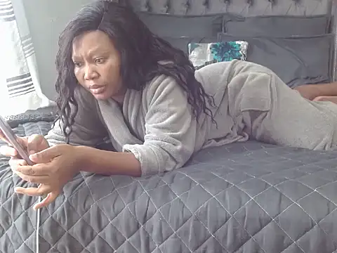 Snapshot of CouplesX96xx chatting on 1, 12, 2025 CouplesX96xx online show from 1, 12, 2025