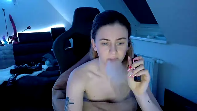 Snapshot of Melly4You chatting on 13, 3, 2026 Melly4You online show from 13, 3, 2026