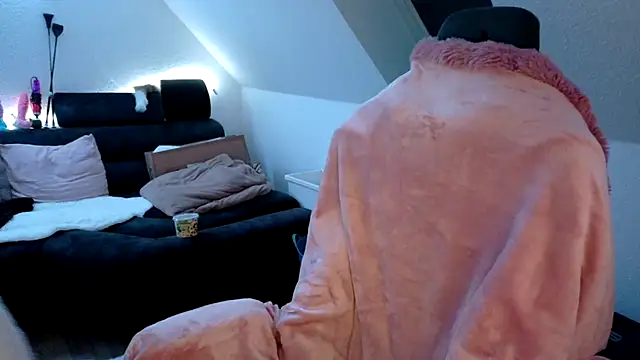 Snapshot of Melly4You chatting on 11, 4, 2026 Melly4You online show from 11, 4, 2026